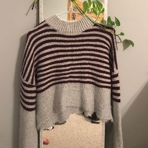 ⚡️⚡️Volcom Cropped Sweater